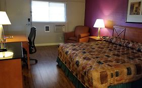 Santa Fe Inn - Pueblo